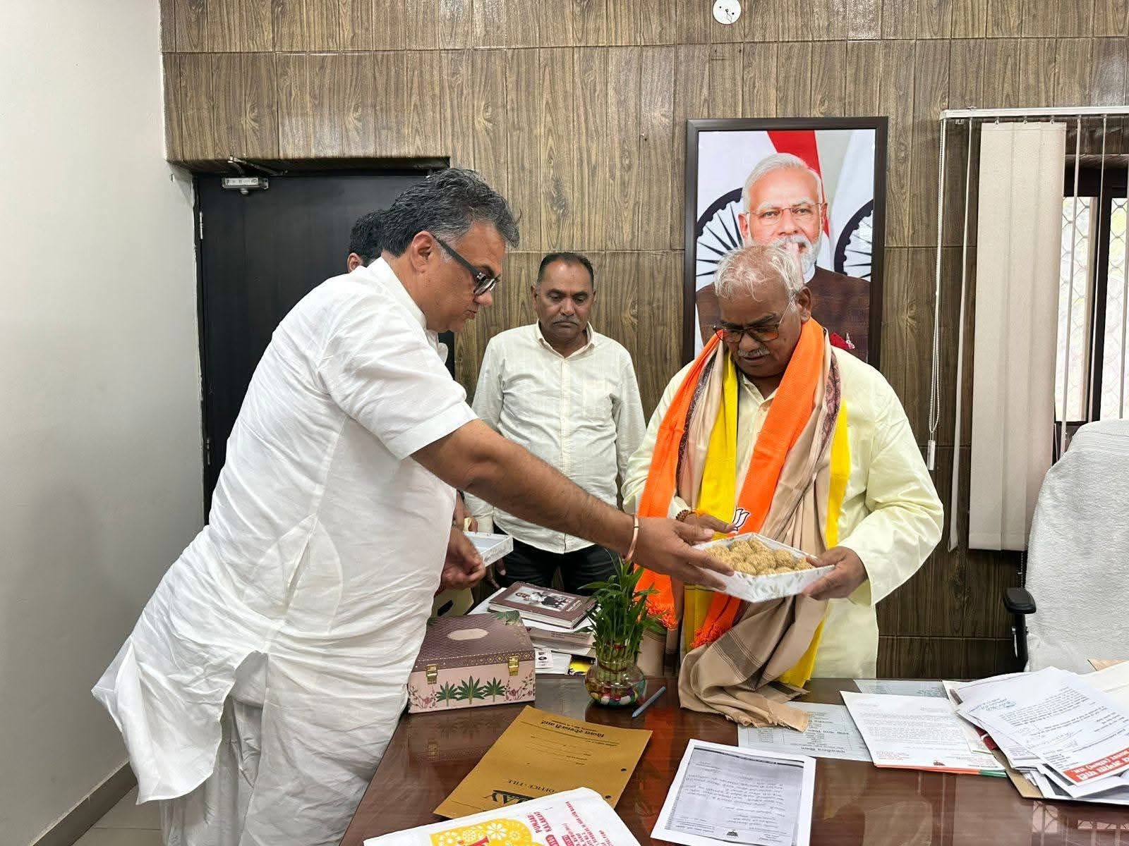 पूर्व सांसद देवजी पटेल जयपुर के रहे दौरे पर, मंत्री व भाजपा नेताओं से की मुलाकात